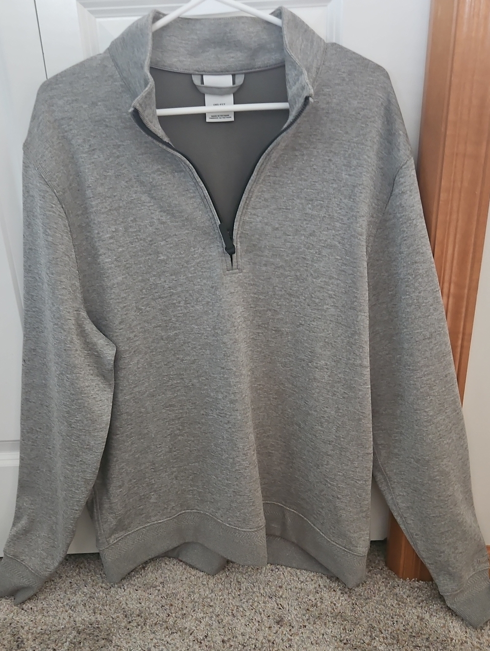 Nike Men's Gray Quarter-Zip Pullover Sweater